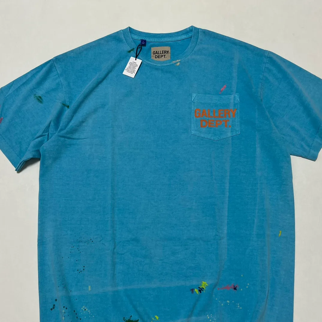 GALLERY DEPT. VINTAGE LOGO PAINTED TEE/Turquoise washed and distressed VINTAGE LOGO retro English pocket short sleeves lake blue S-XL ready-to-wear dyeing, hand-sewn and smeared with horseradish and fried with salt, very heavy industry, manufacturing dark and light fading technology, hand-splashed ink graffiti, genuine acrylic material